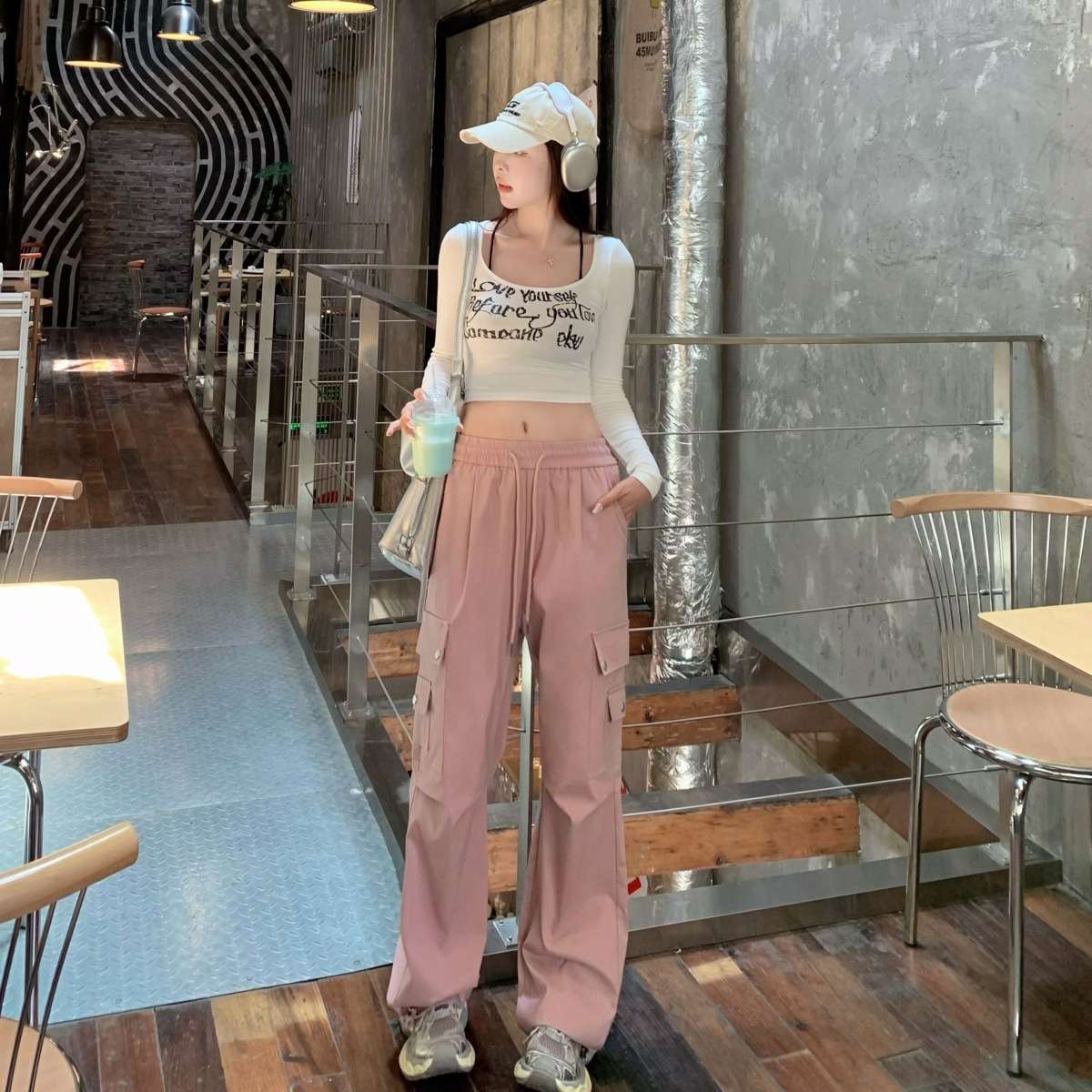 ピンクコーデ ゆったりカーゴポケットワイドピンクパンツ