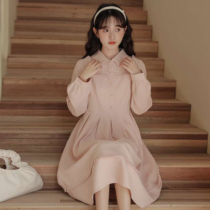 ピンクコーデ フリル襟付きロマンティックピンクワンピース