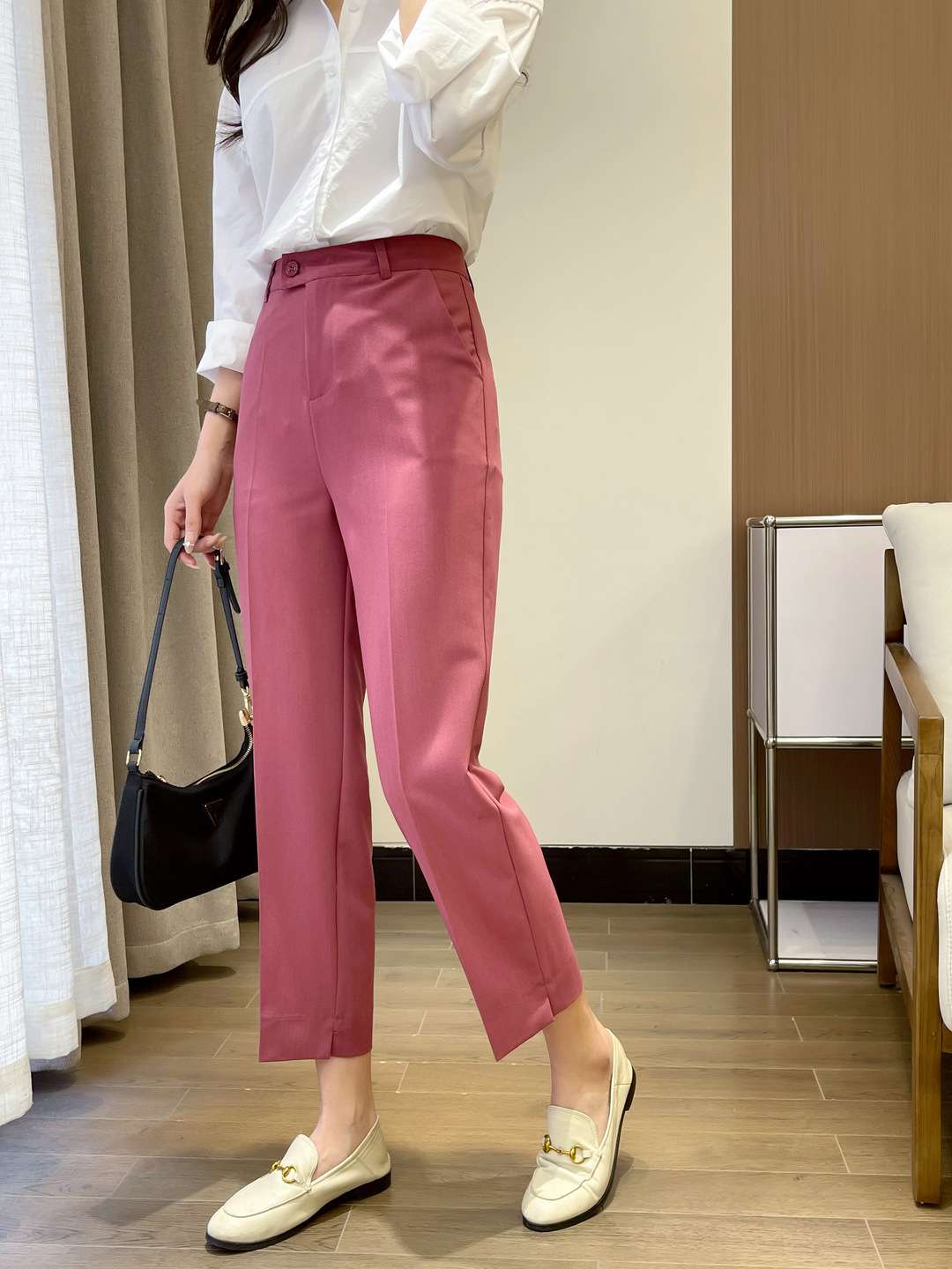 ピンクコーデ ハイウエスト ストレート 上品 スタイルアップ スラックス ボルドーピンクパンツ