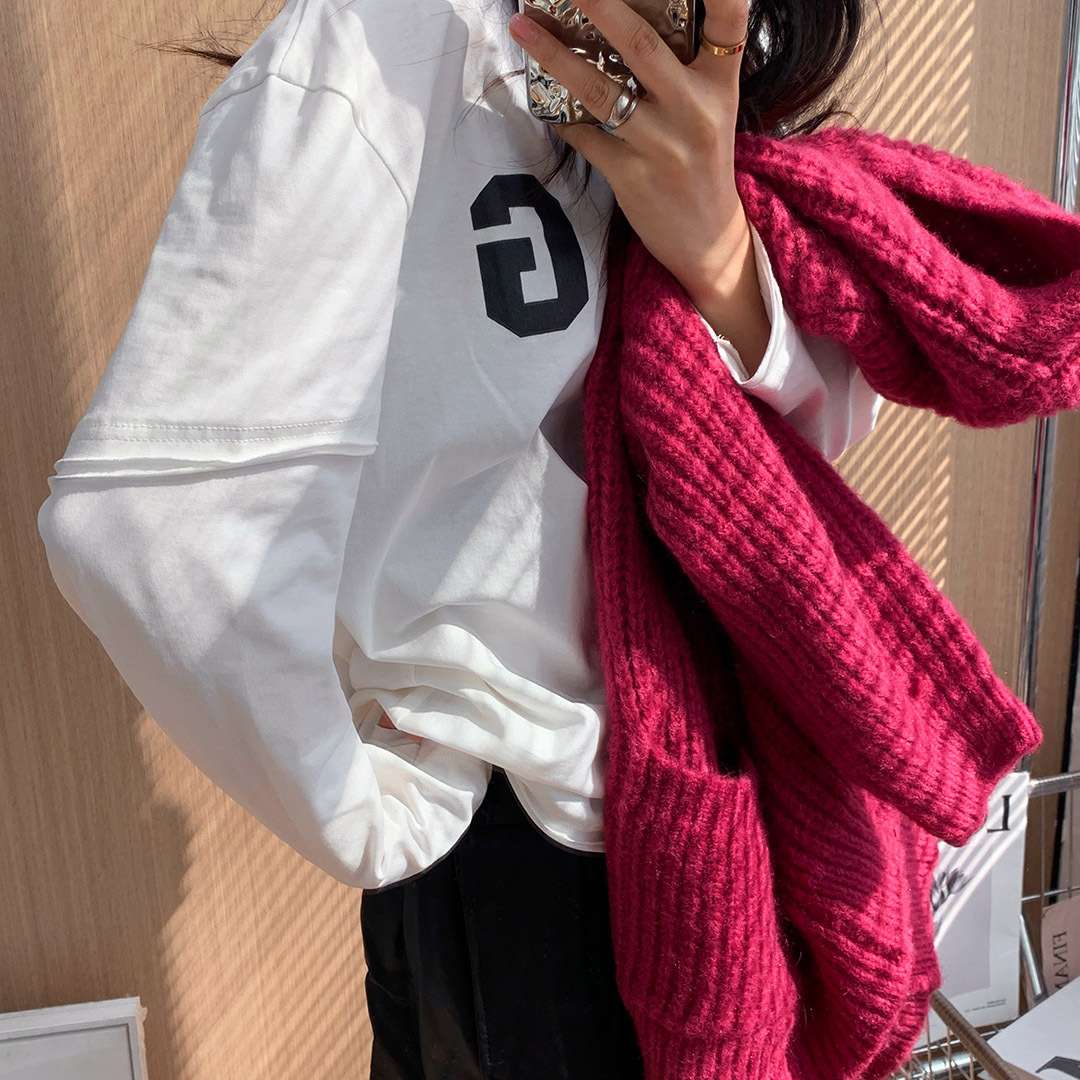 ピンクコーデ ふわもこ オーバーサイズ ビビットピンク ゆったり こなれ感 シンプル 羽織り リブ編み ローゲージニット カーディガン ピンクコーデ