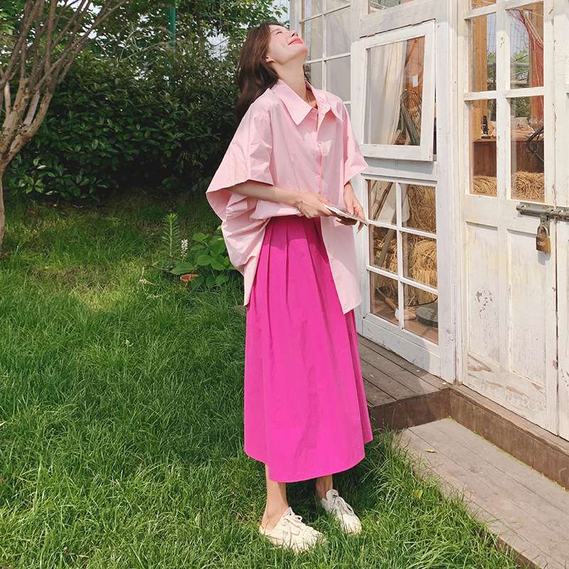 ピンクコーデ 鮮やかピンク シンプル 着回し力◎ ふんわり ロマンティック ピンクスカート