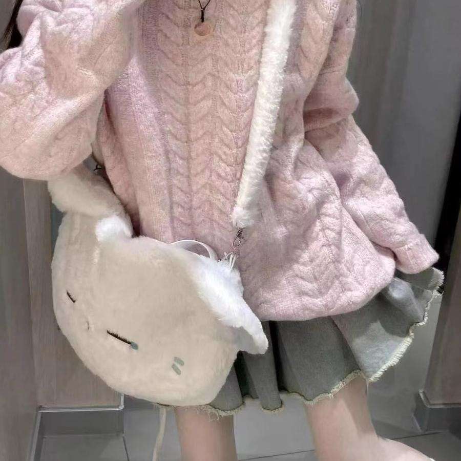 ピンクコーデ ゆるふわケーブル編みオーバーサイズニット