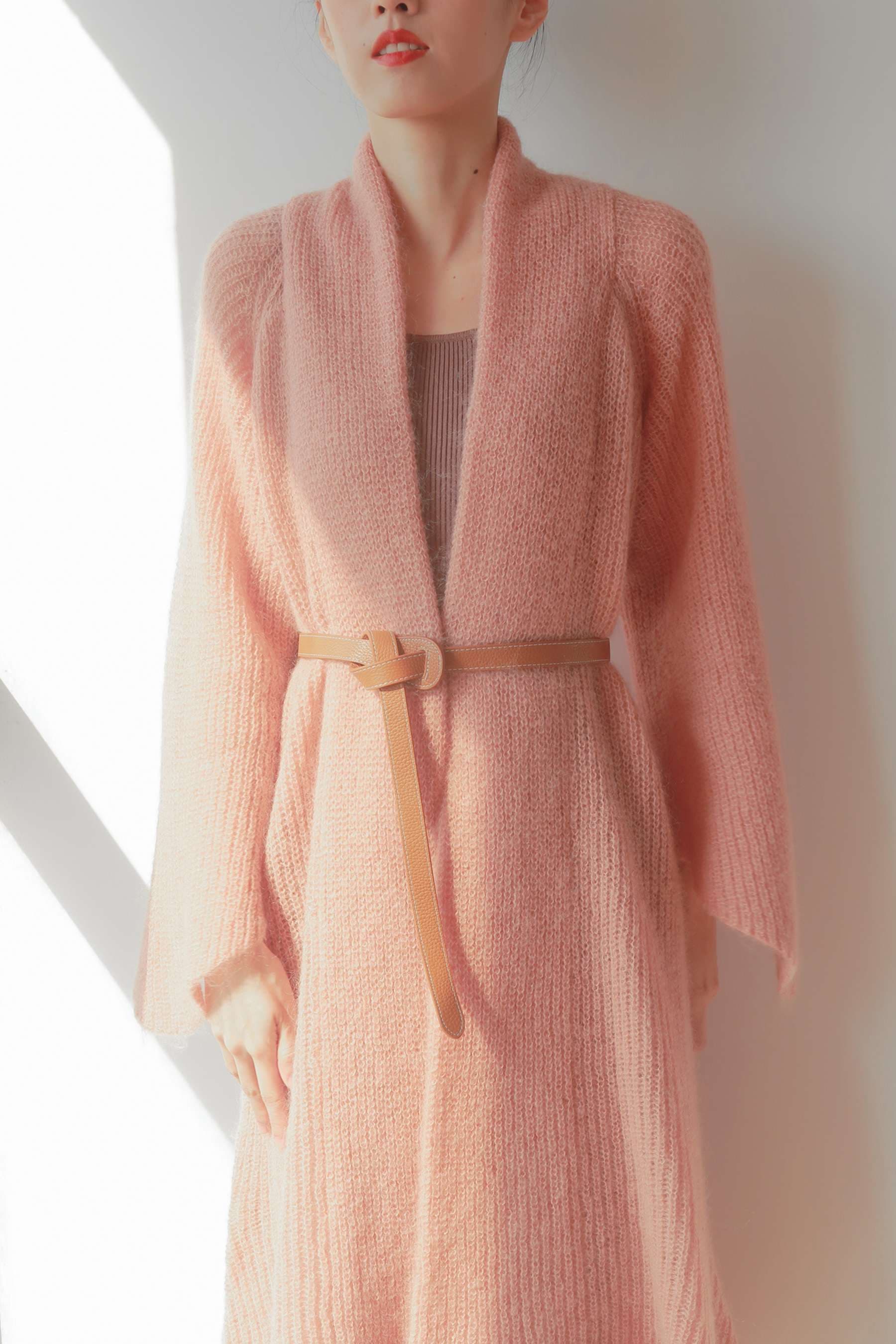 ピンクコーデ ふんわりモヘアロングカーディガン