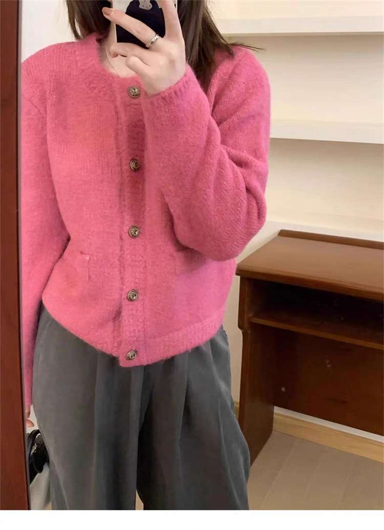 ピンクコーデ ふわもこシンプル ピンクカーディガン