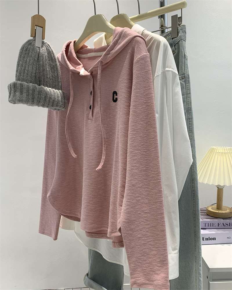 ピンクコーデ ゆるふわフード付きトップス