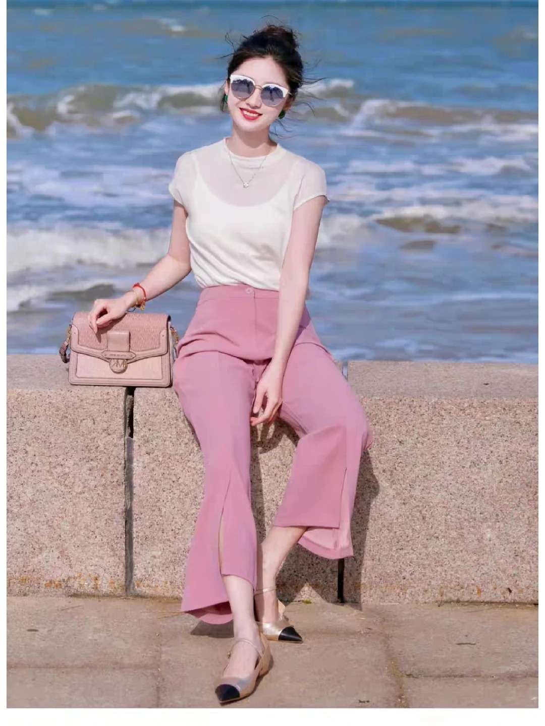 ピンクコーデ ワイドシルエットフレアピンクパンツ