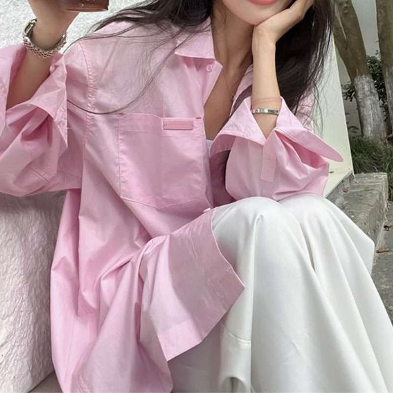 ピンクコーデ ゆったりシルエット オーバーサイズピンクシャツ