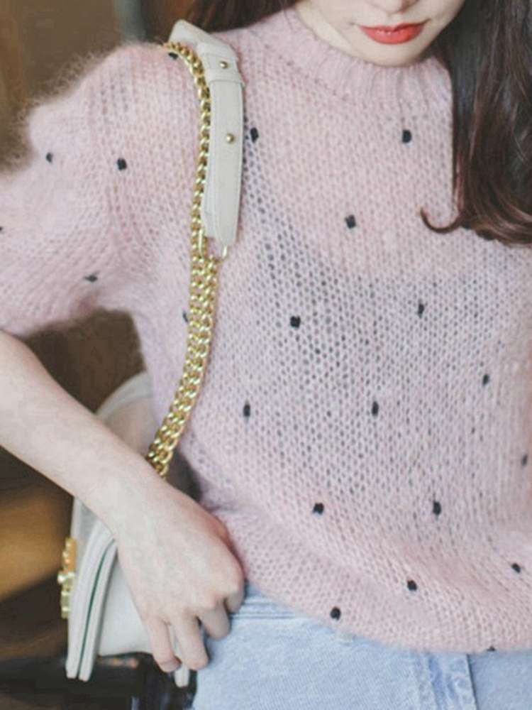 ピンクコーデ ふわふわモヘアドット柄セーター