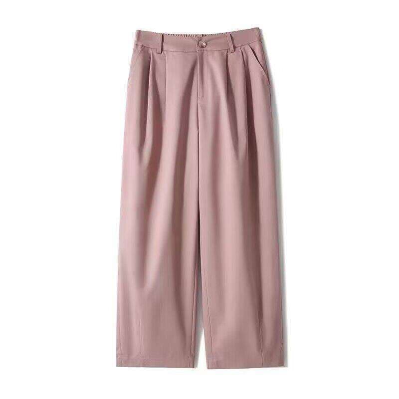 ピンクコーデ ゆったりシルエットの上品クロップドピンクパンツ