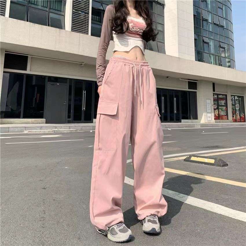 ピンクコーデ ベビーピンクがかわいい♡ゆったりカーゴワイドパンツ