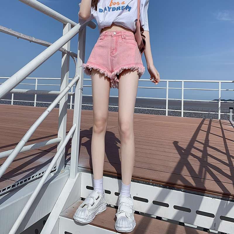 ピンクコーデ フリンジ裾デニムショートパンツ