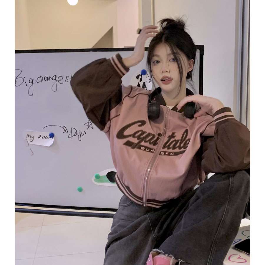 ピンクコーデ スポーティレトロ ボンバージャケット