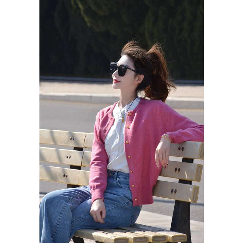 ピンクコーデ さわやかスタイル カジュアルカーディガン