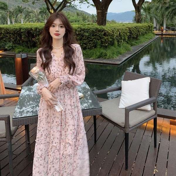 ピンクコーデ 花柄シフォンロングピンクワンピース