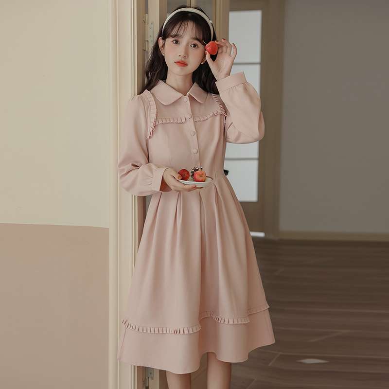 ピンクコーデ フリル襟付きロマンティックピンクワンピース