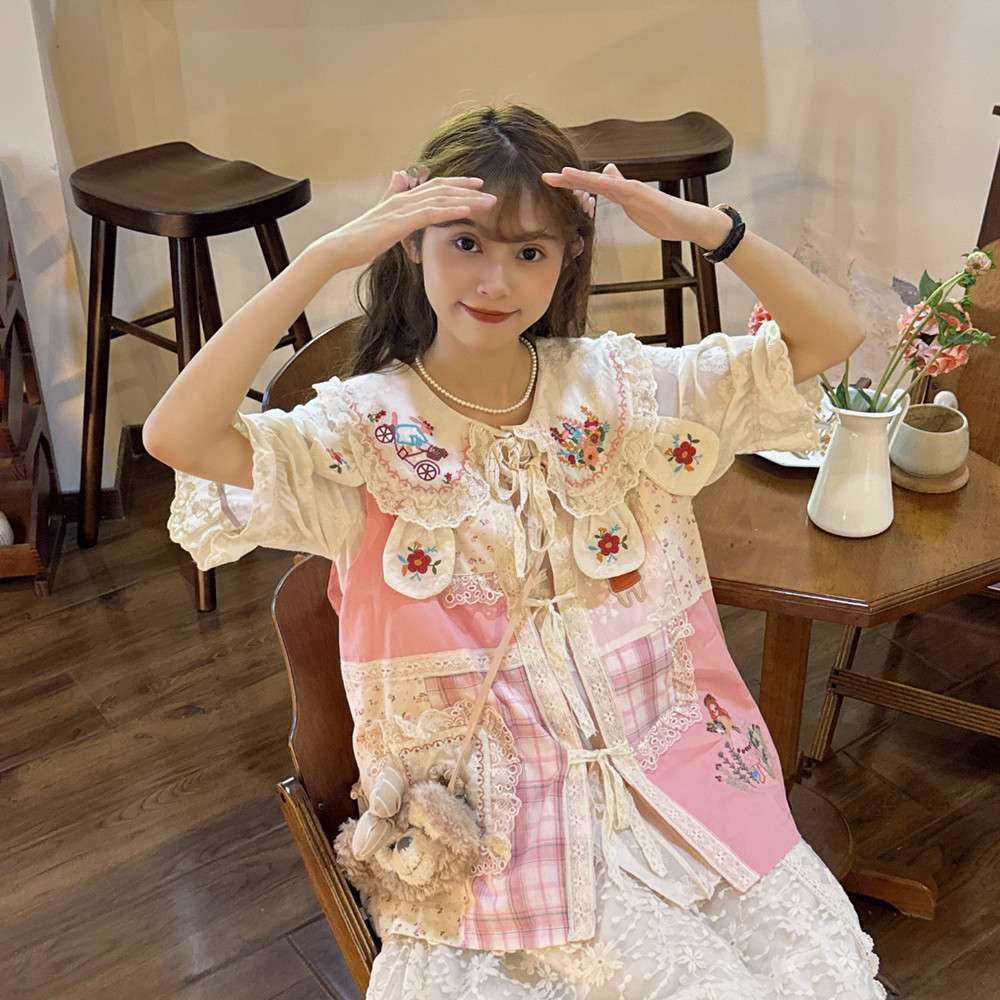 ピンクコーデ 花柄刺繍レース付きロリータブラウス