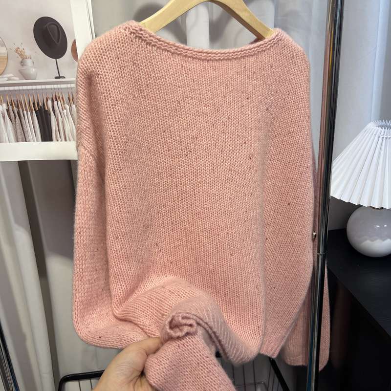 ピンクコーデ やわらか 上質 ふんわり ニット セーター ピンクコーデ もてピンク ゆったり 体型カバー ピンクトップス