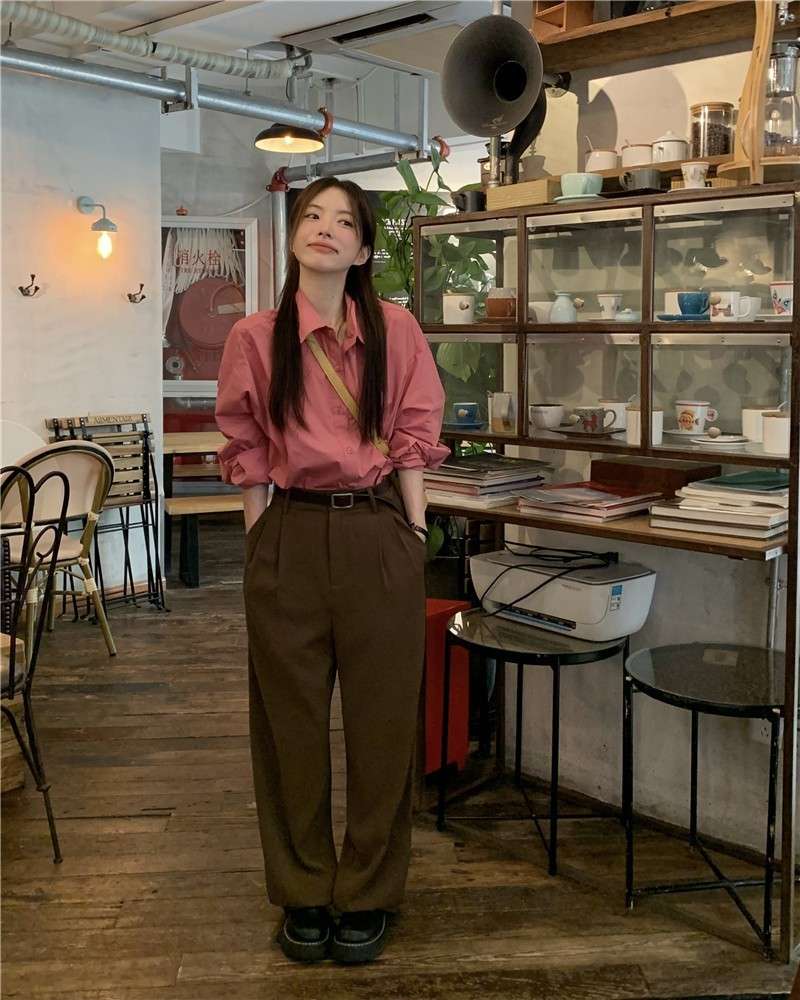 ピンクコーデ オーバーサイズ シアーピンクシャツ