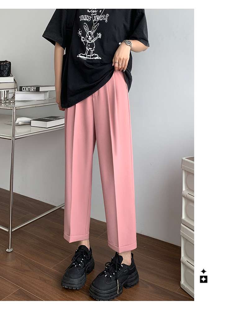 ピンクコーデ ゆったりシルエットのワイドピンクパンツ