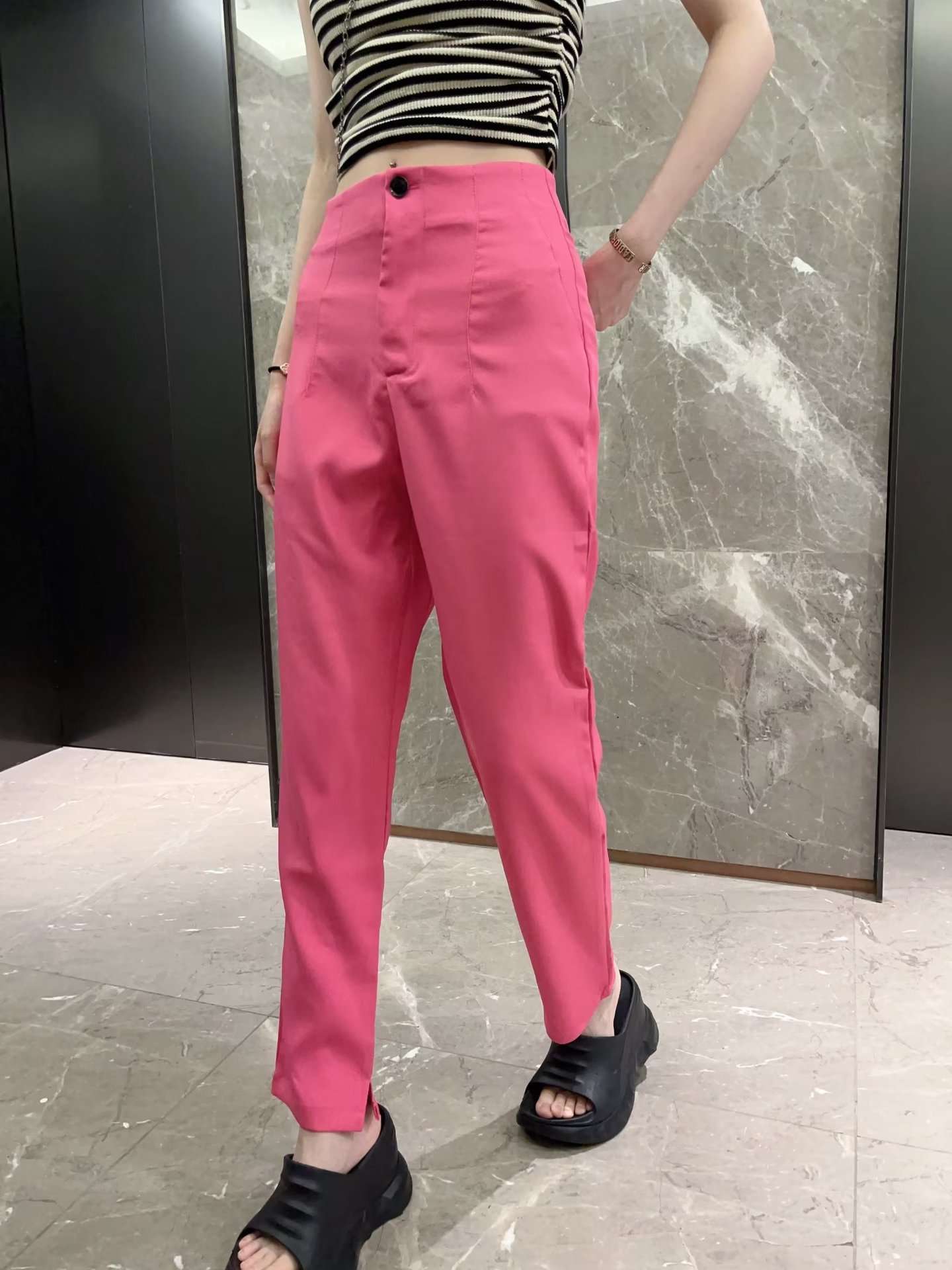 ピンクコーデ ハイウエストワイドストレートピンクパンツ