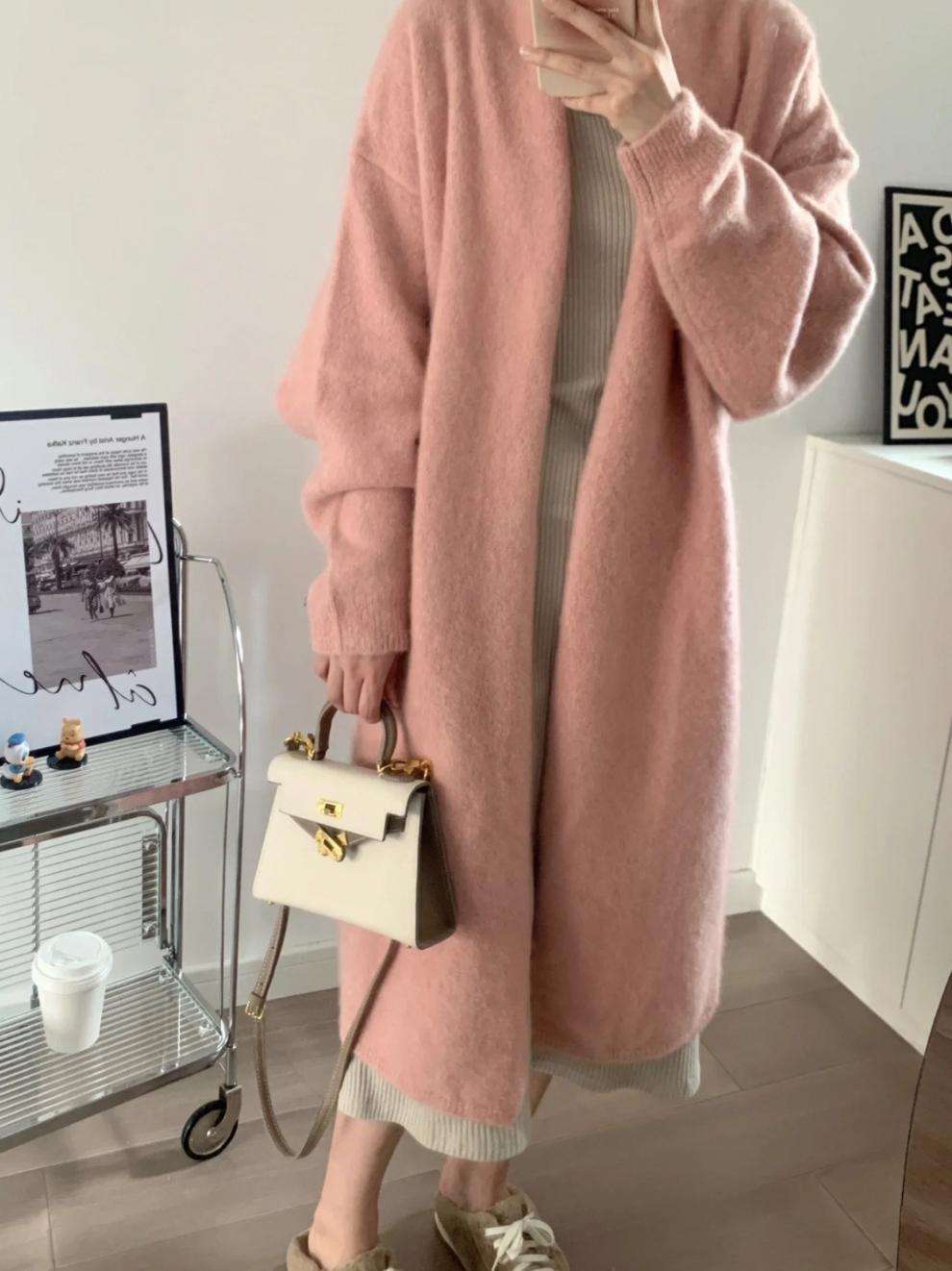ピンクコーデ ロング丈ニット 無地 ボタンなし 体系カバー ふわもこ長袖 オーバーサイズ ピンク ロングカーディガン