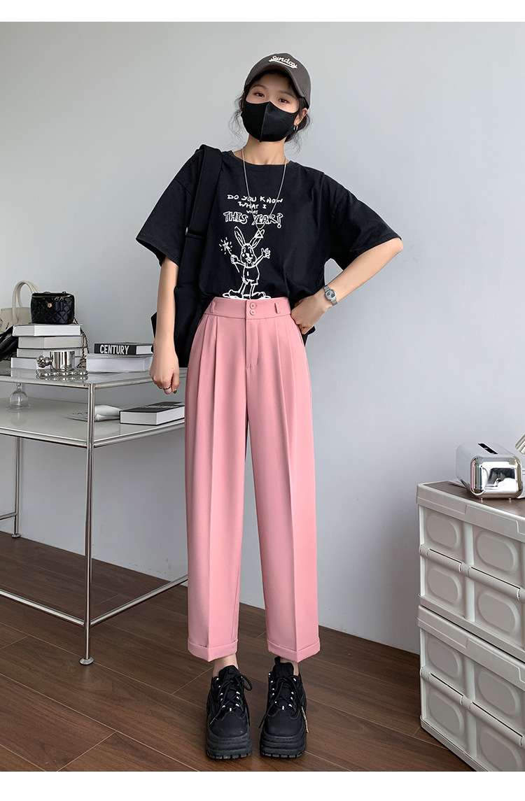 ピンクコーデ ゆったりシルエットのワイドピンクパンツ