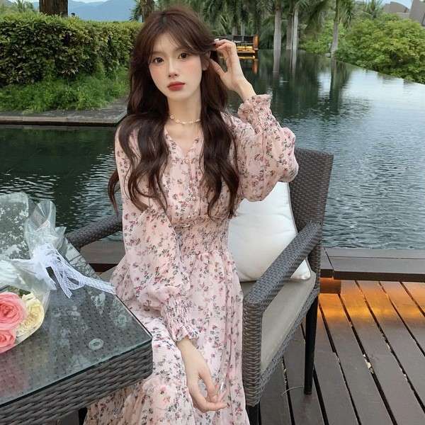 ピンクコーデ 花柄シフォンロングピンクワンピース