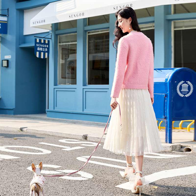 ピンクコーデ ふわもこ立体花モチーフカーディガン