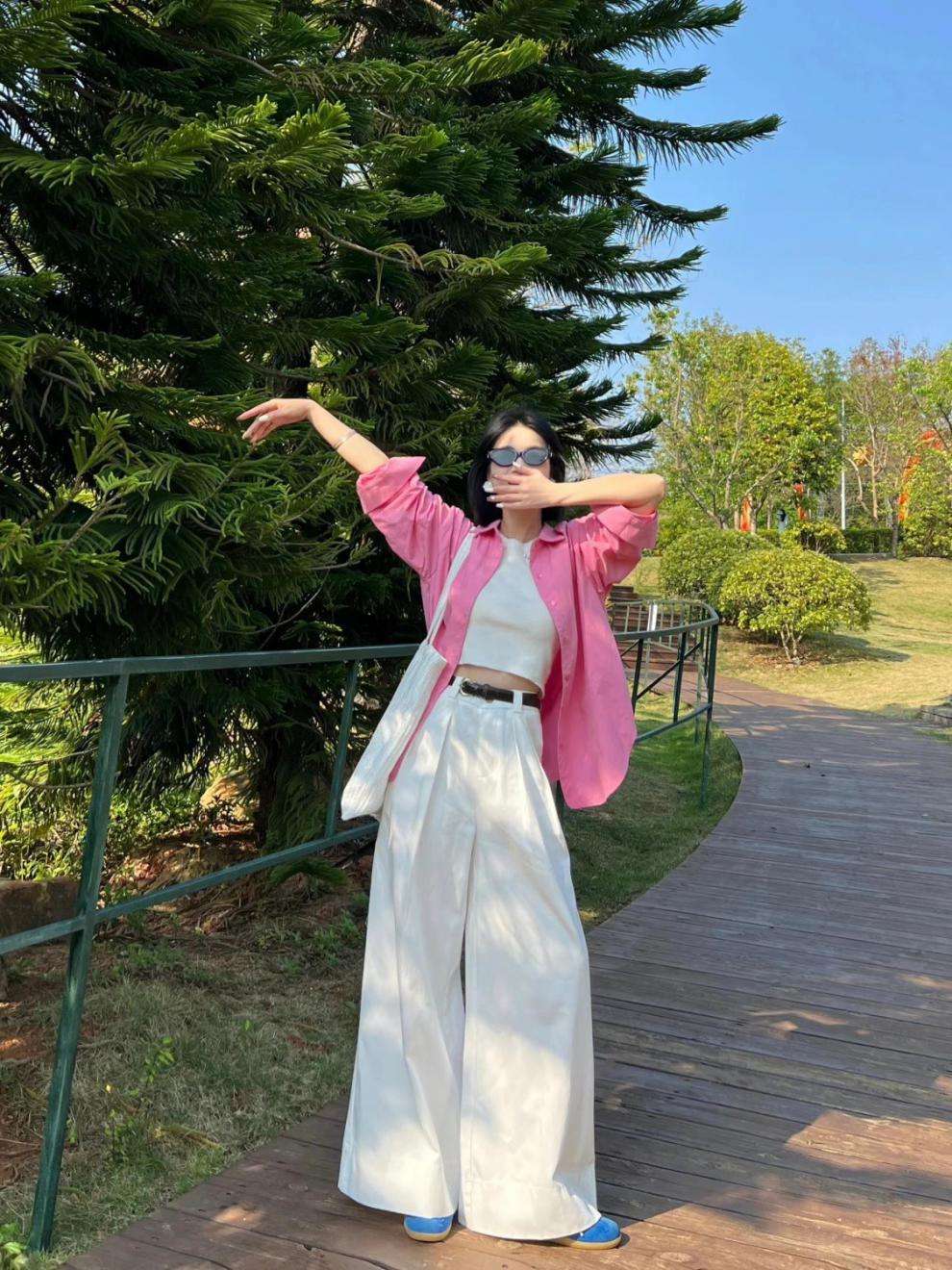 ピンクコーデ さわやか春風オーバーサイズピンクシャツ