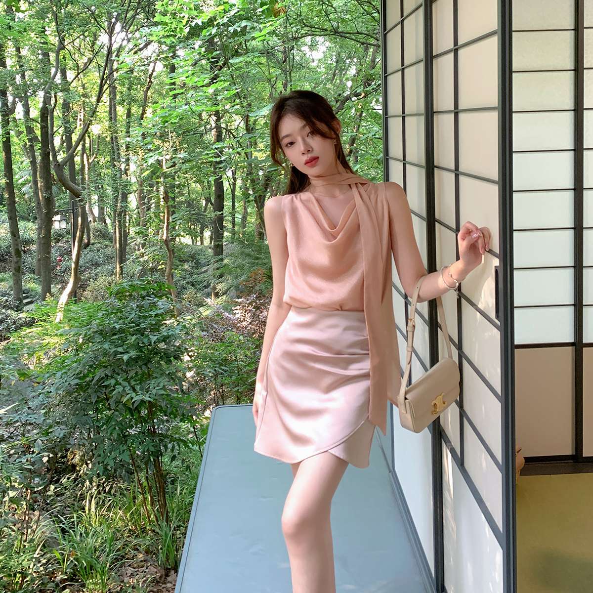 ピンクコーデ ドレープホルターネック　トップス