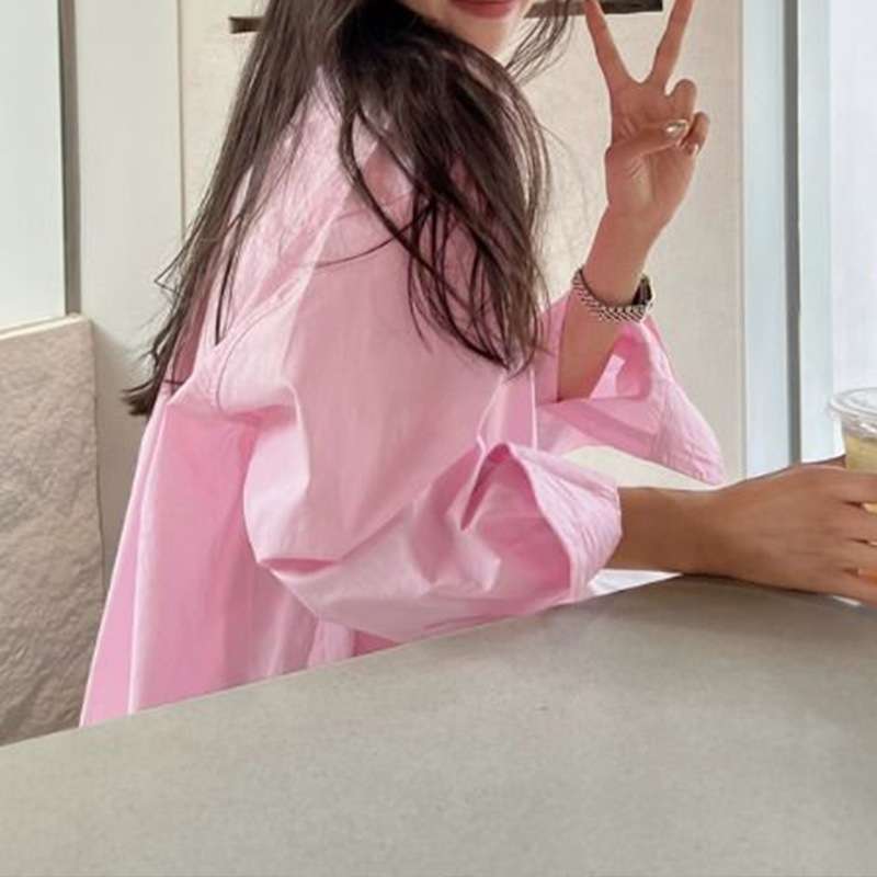 ピンクコーデ ゆったりシルエット オーバーサイズピンクシャツ
