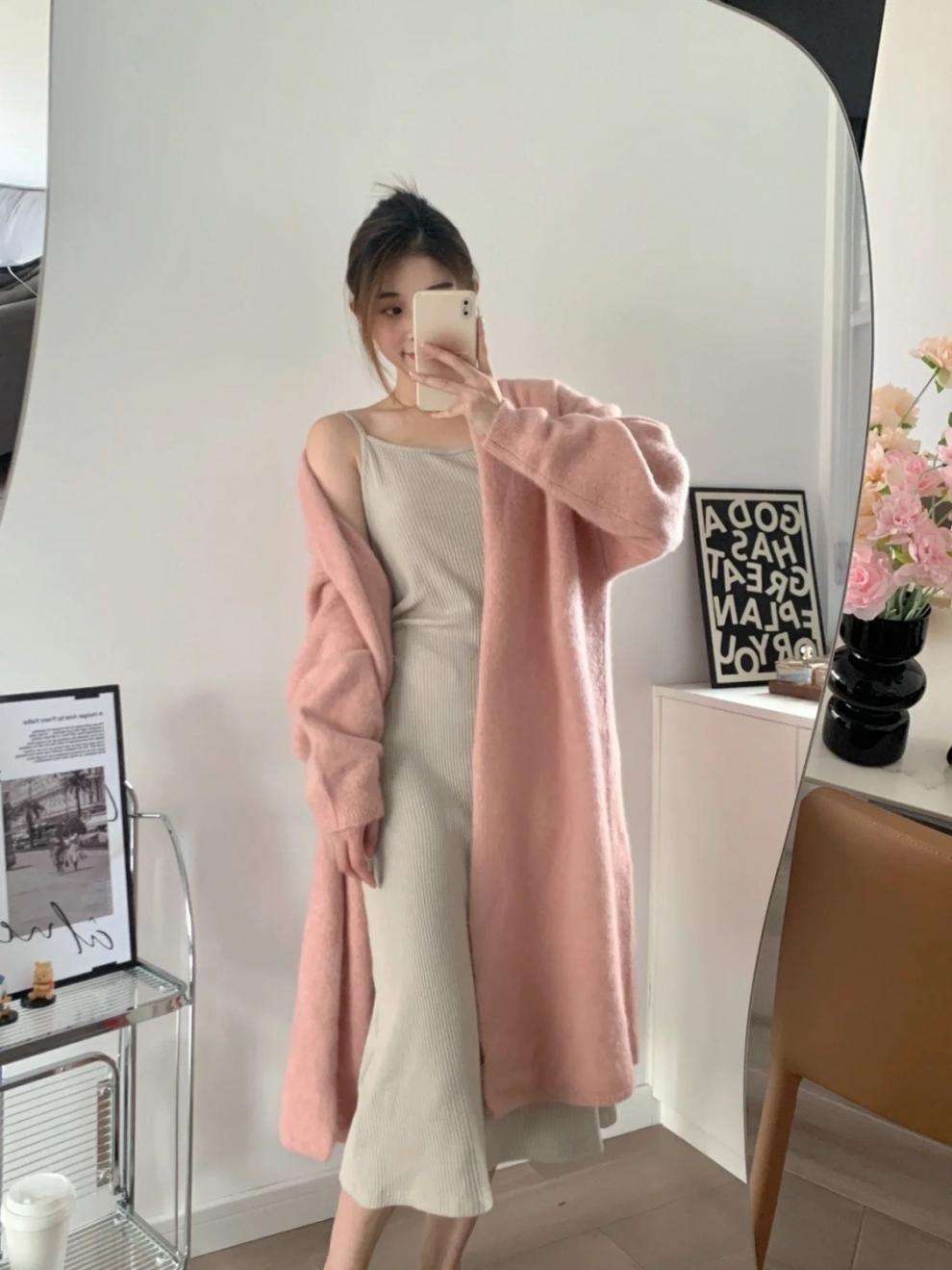 ピンクコーデ ロング丈ニット 無地 ボタンなし 体系カバー ふわもこ長袖 オーバーサイズ ピンク ロングカーディガン
