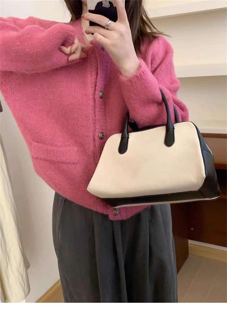 ピンクコーデ ふわもこシンプル ピンクカーディガン