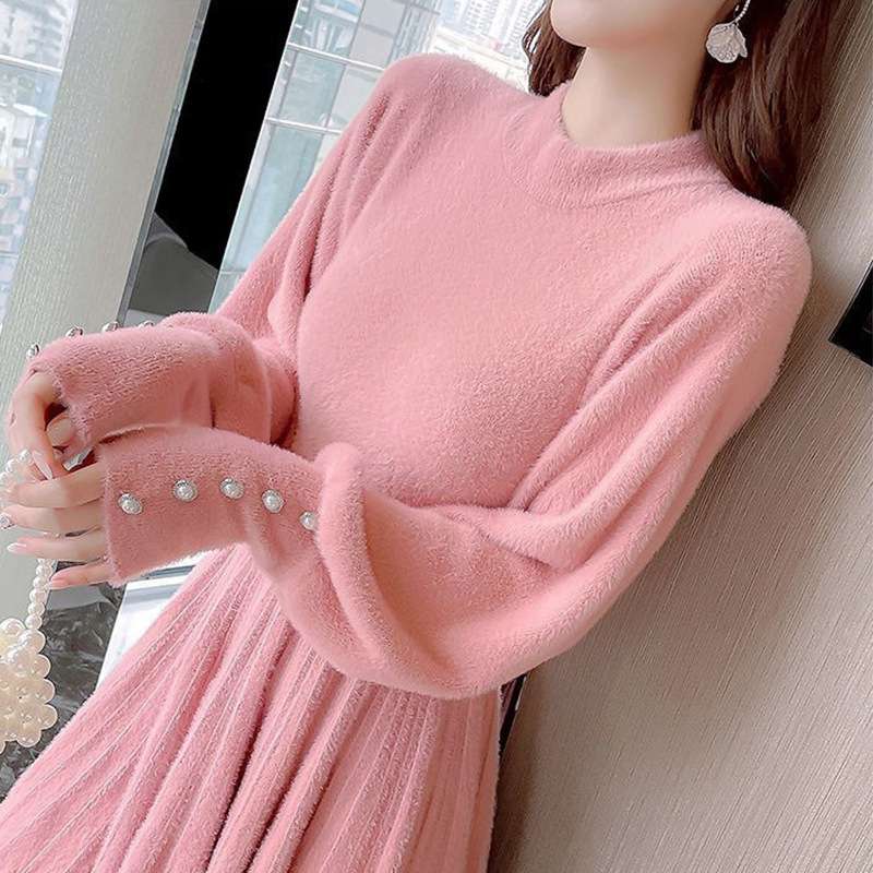 ピンクコーデ ふわもこ 袖パール付き ニット 秋冬 上品 エレガント 女性 フェミニン ふんわり やわらか ピンクワンピース ピンクコーデ