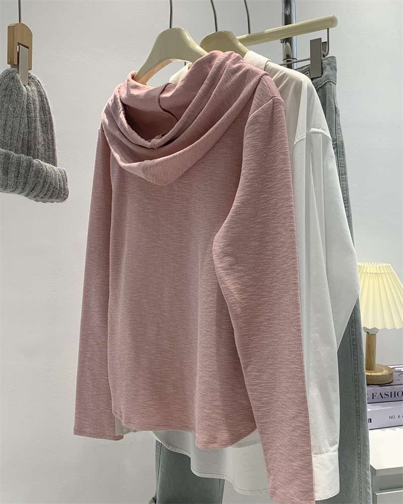 ピンクコーデ ゆるふわフード付きトップス