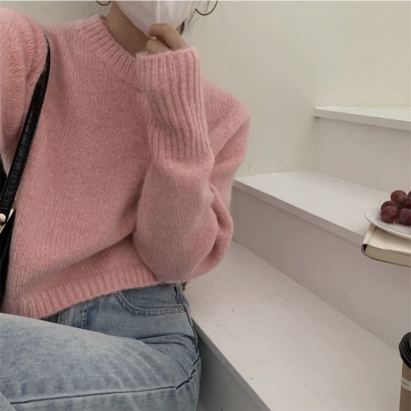ピンクコーデ もこもこふわふわ 冬のやさしいお上品ピンクニット