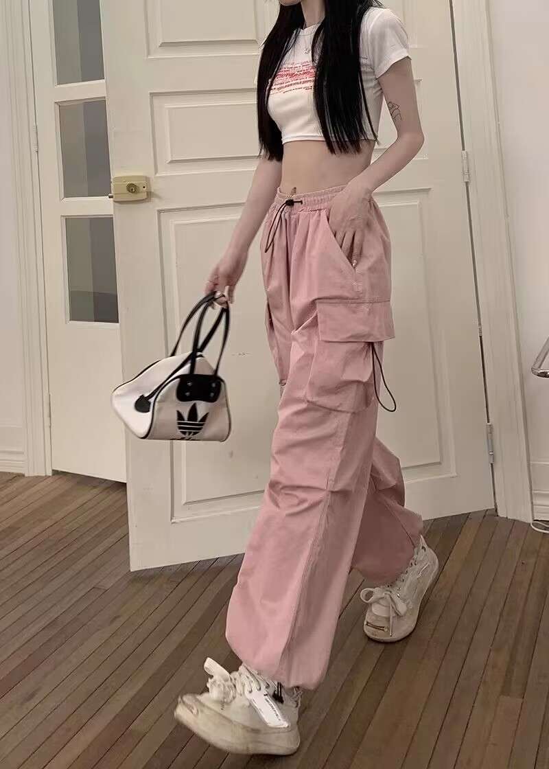 ピンクコーデ カーゴポケット付きワイドパンツ