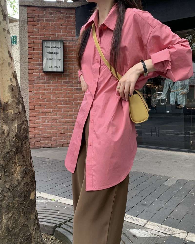ピンクコーデ オーバーサイズ シアーピンクシャツ