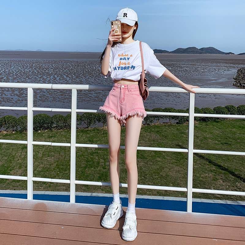 ピンクコーデ フリンジ裾デニムショートパンツ