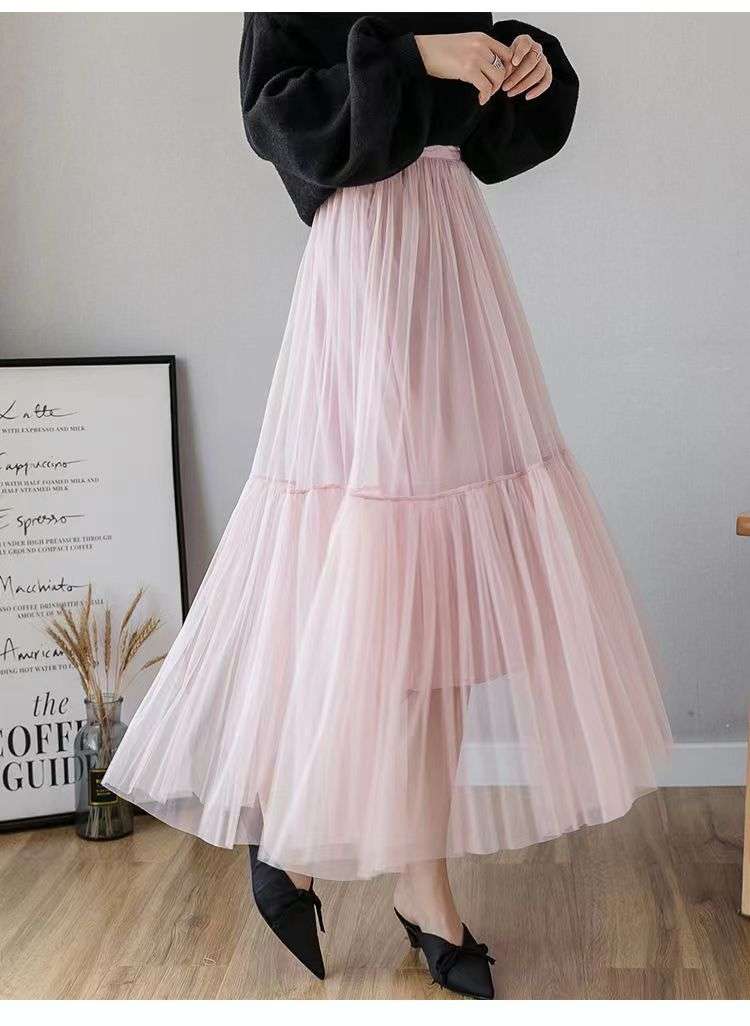 ピンクコーデ ふんわりチュール ティアード ロング フェミニン エレガント ピンクスカート ピンクコーデ