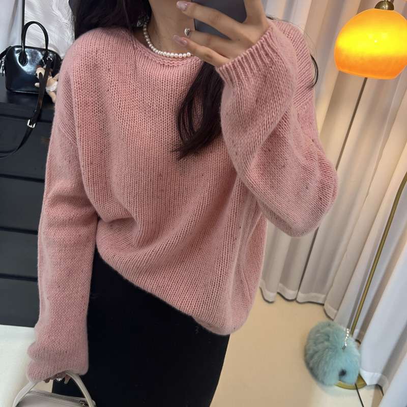 ピンクコーデ やわらか 上質 ふんわり ニット セーター ピンクコーデ もてピンク ゆったり 体型カバー ピンクトップス