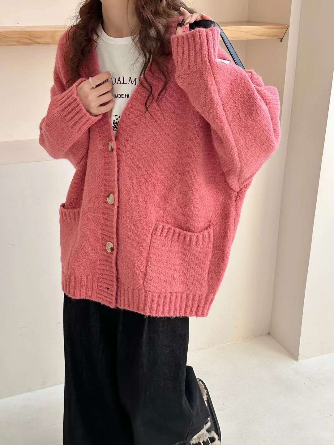 ピンクコーデ ふんわり オーバーサイズ ラウンドネック ピンクカーディガン