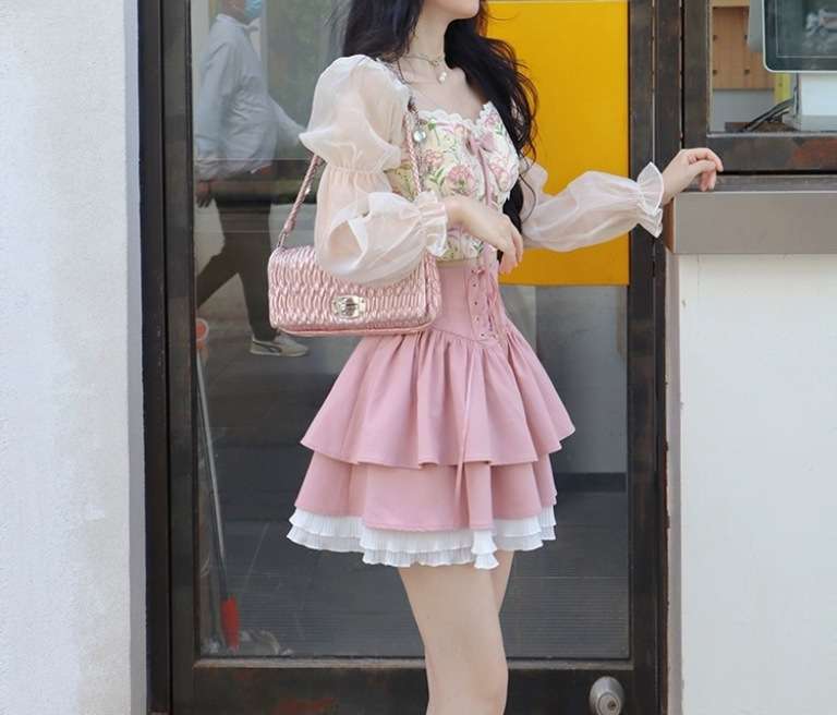 ピンクコーデ フリルティアード♥レースアップミニピンクスカート