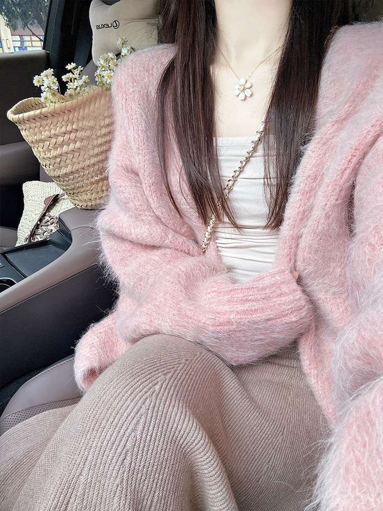 ピンクコーデ ふわもこ天使♥しっとりなめらかな肌触りのモヘア風素材 ピンクカーディガン